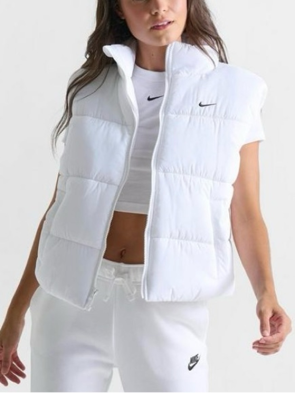 Nike Women's Sportswear Classic white Puffer Therma-FIT Loose Vest